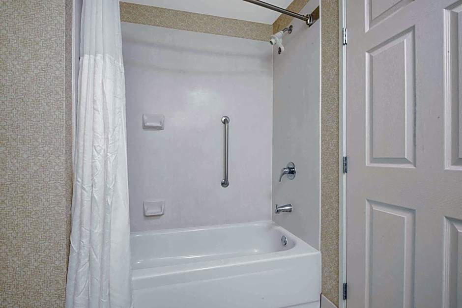 Wingate by Wyndham Gillette