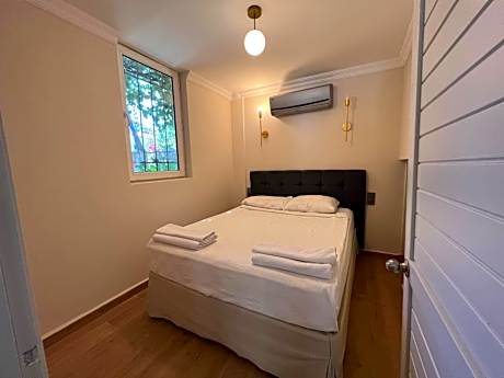 Three-Bedroom Villa (6 Adults)