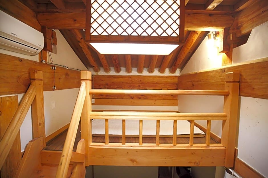 Samlockhon Hanok Guesthouse