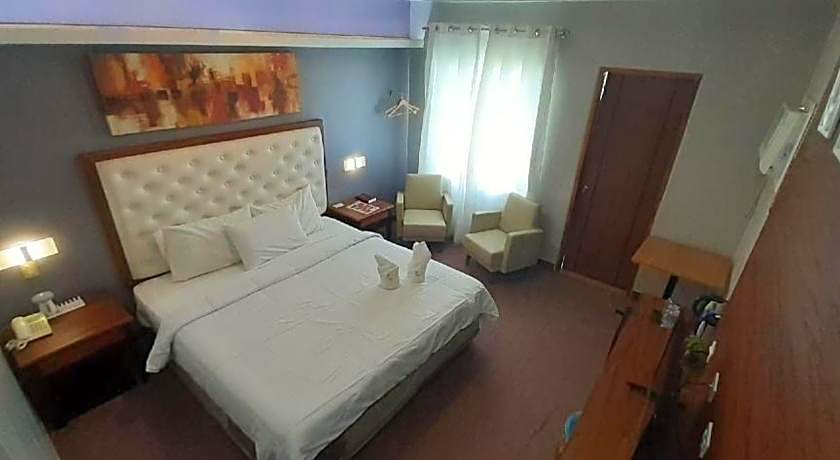 Hotel Camila 2