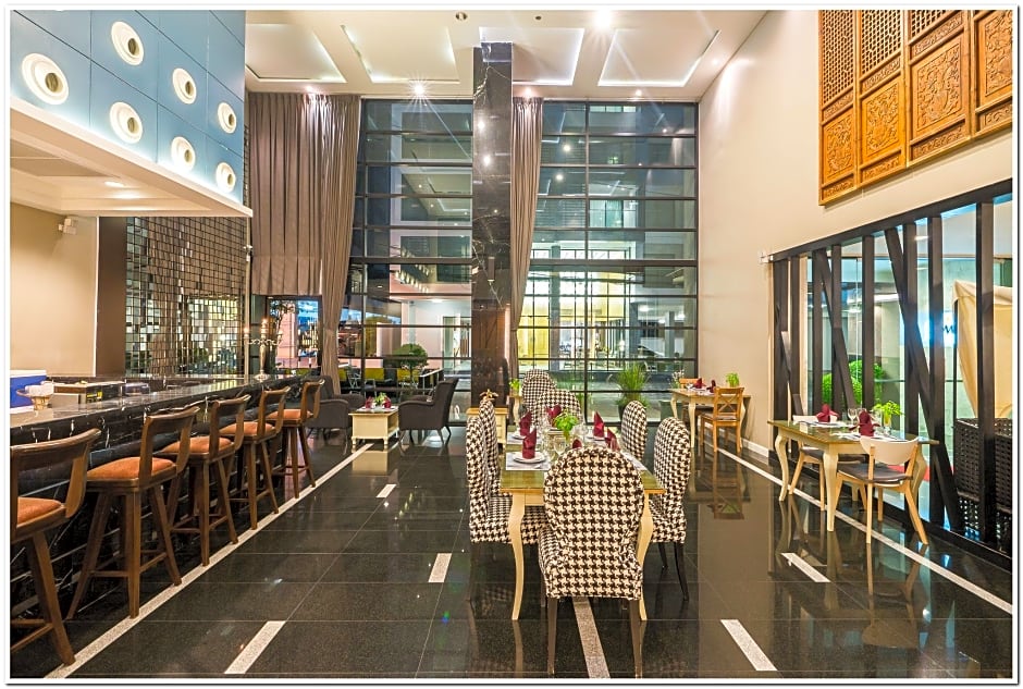 Sea Me Spring Too Hotel