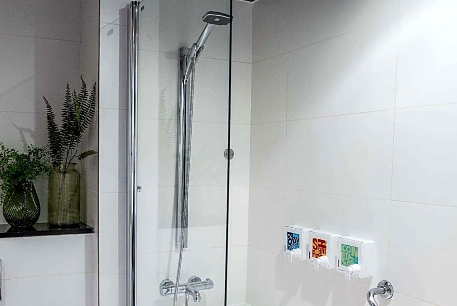 Waterfront Southport Hotel