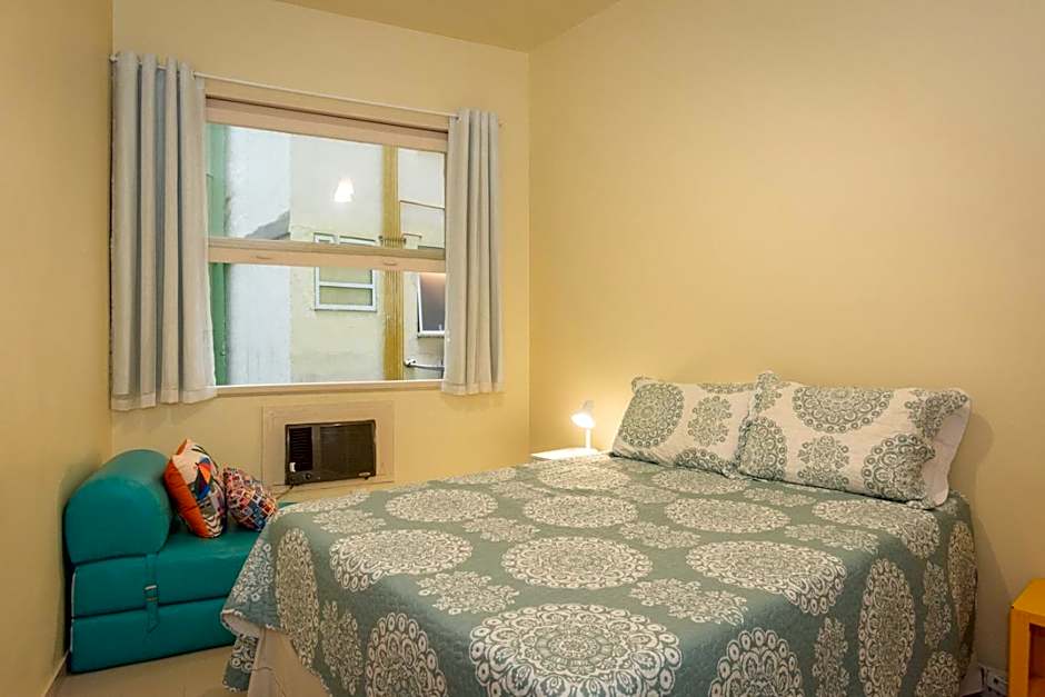 Confortavel apto a 280m da Praia de Copacabana RJ