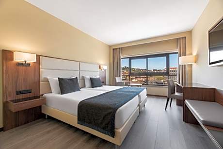 Deluxe Twin Room ( free Parking )