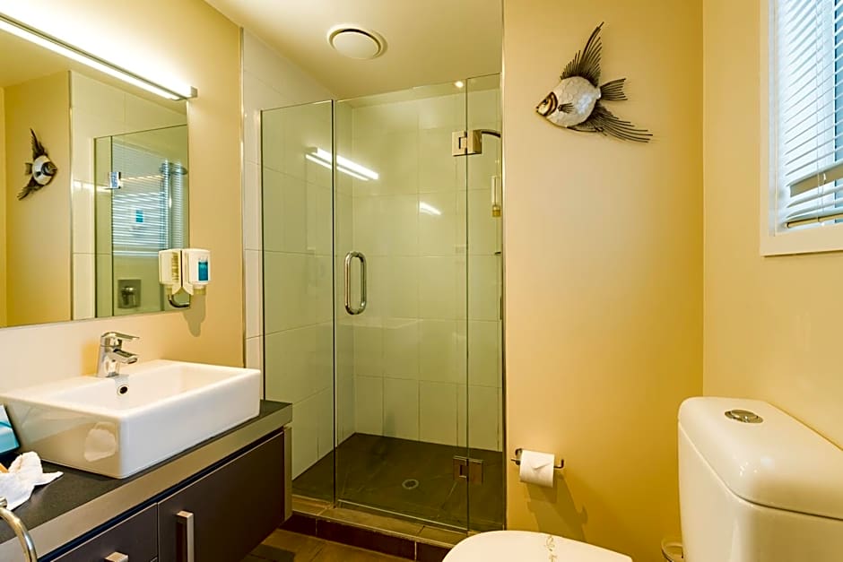 Edgewater Palms Apartments