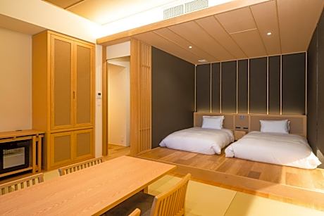 Japanese and Western styles room with private hot spring room