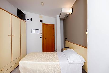 Classic Single Room