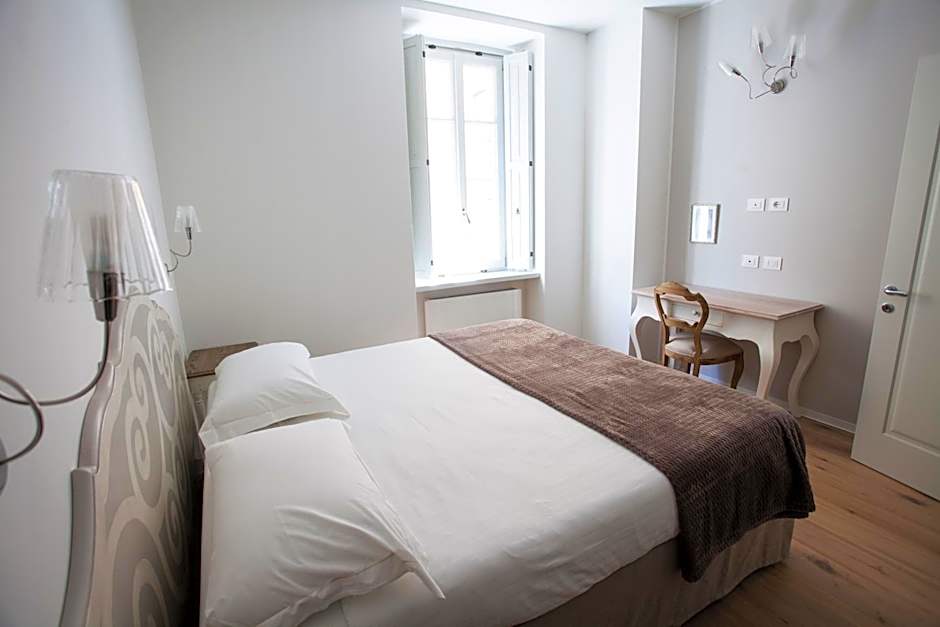 Villa Italia Luxury Suites and Apartments