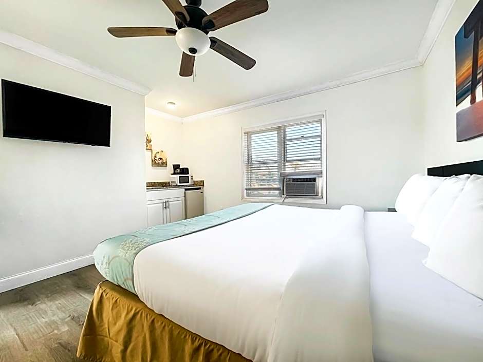 Grenier's Hollywood Beach Hotel