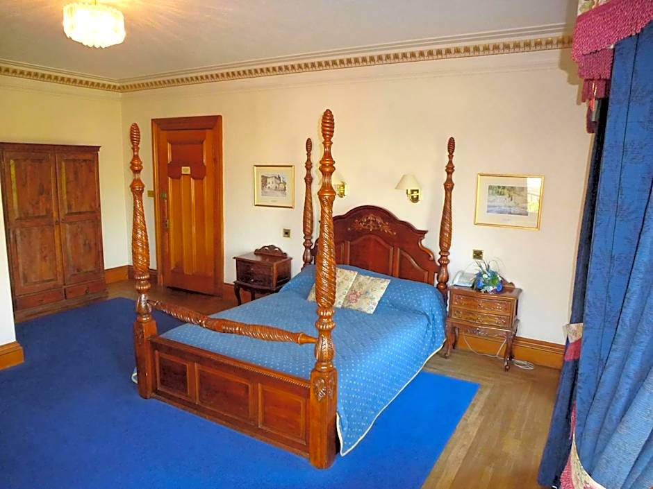 Somerton House Hotel