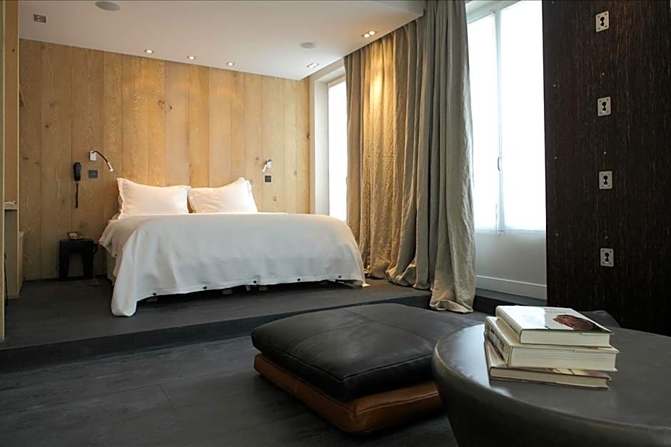 Hidden Hotel By Elegancia