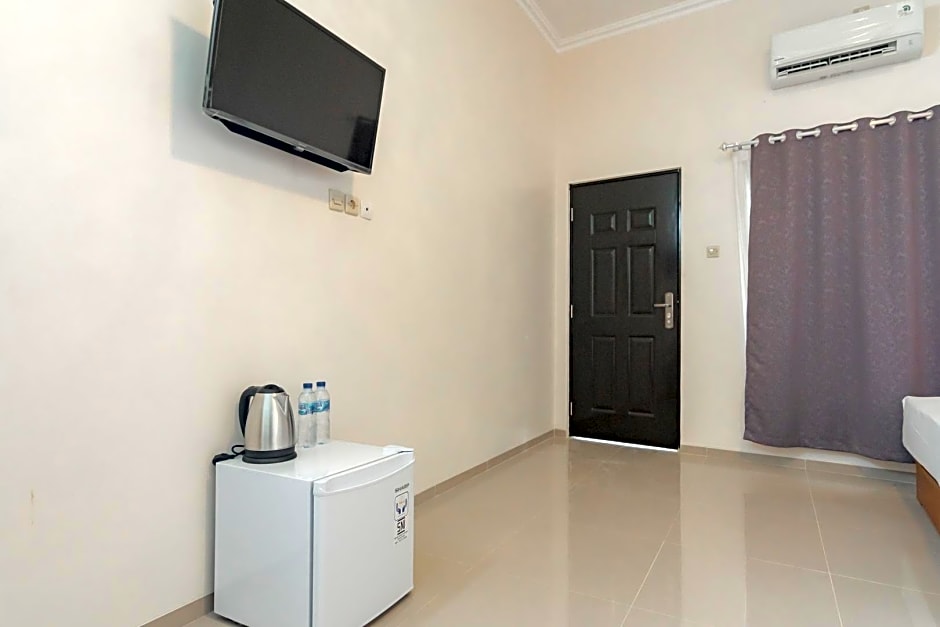 RedDoorz Syariah Plus @ Perintis Guesthouse Tasikmalaya