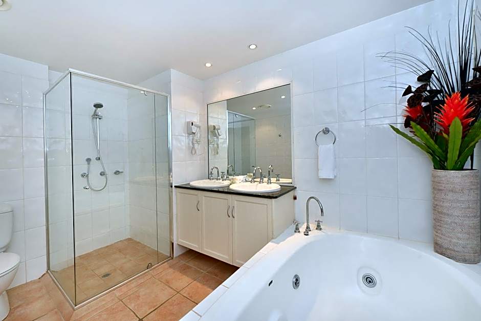 Cayman Villas Port Douglas