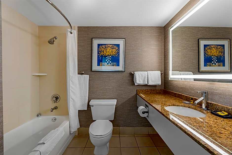 Best Western Plus Fresno Airport Hotel