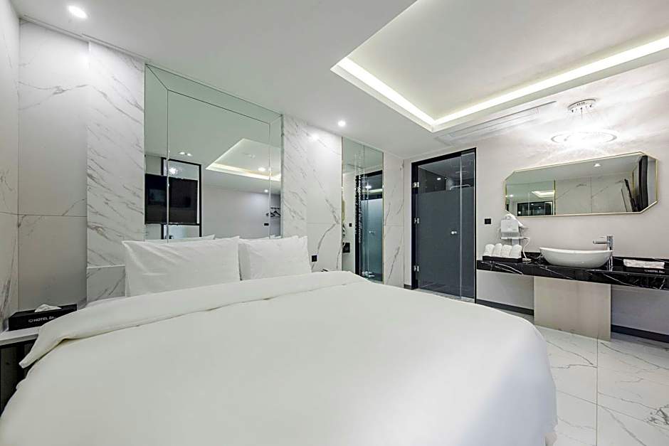 Hotel24ST.UrbanBrown Seosan lakepark