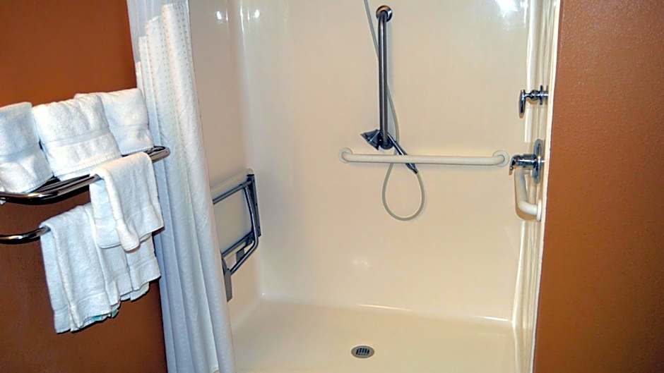 Holiday Inn Express Hotel & Suites Suffolk By IHG