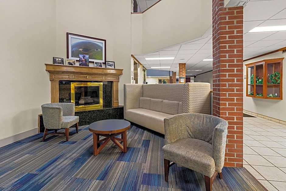 Quality Inn & Suites Altoona