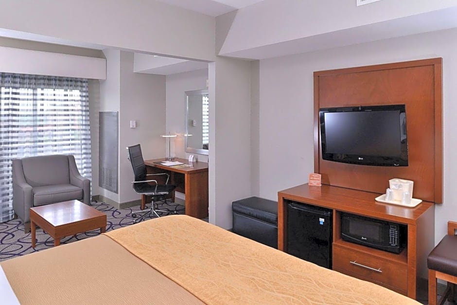 Comfort Inn & Suites Frisco