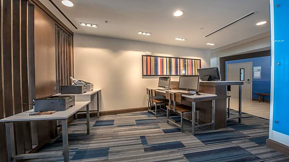 Holiday Inn Express & Suites Dripping Springs - Austin Area By IHG