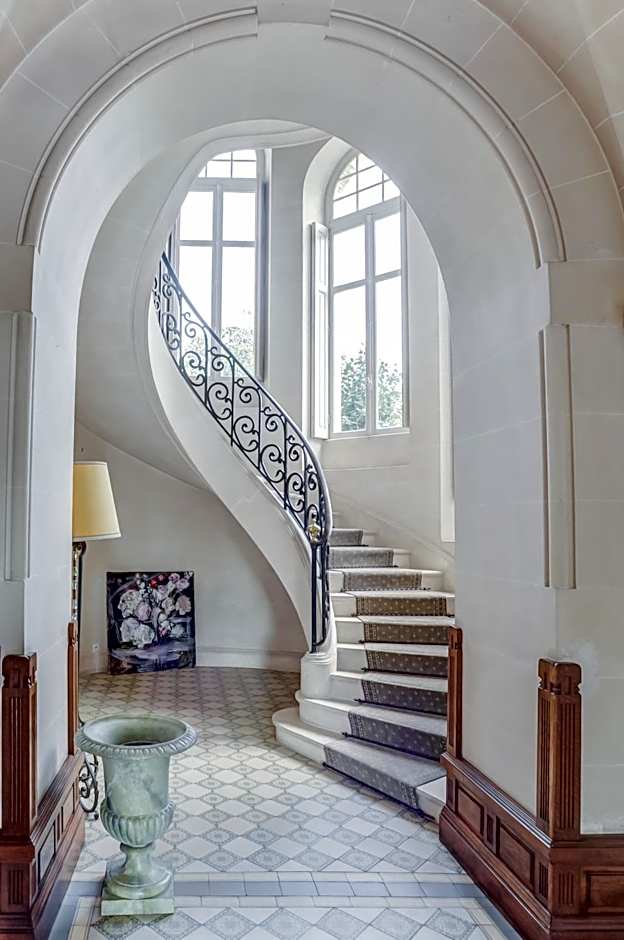 Chateau du Clair de Lune - Boutique Luxury Hotel