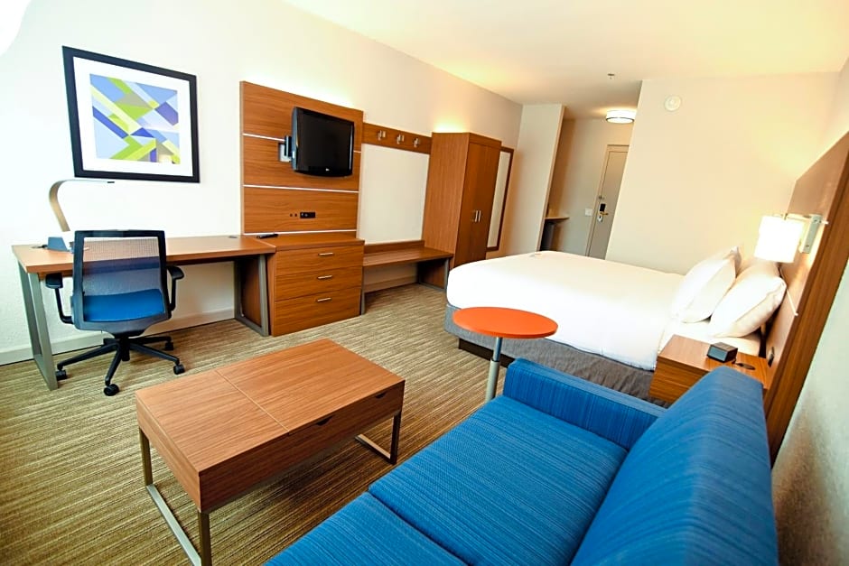 Holiday Inn Express Hotel & Suites Port Clinton-Catawba Island, an IHG Hotel