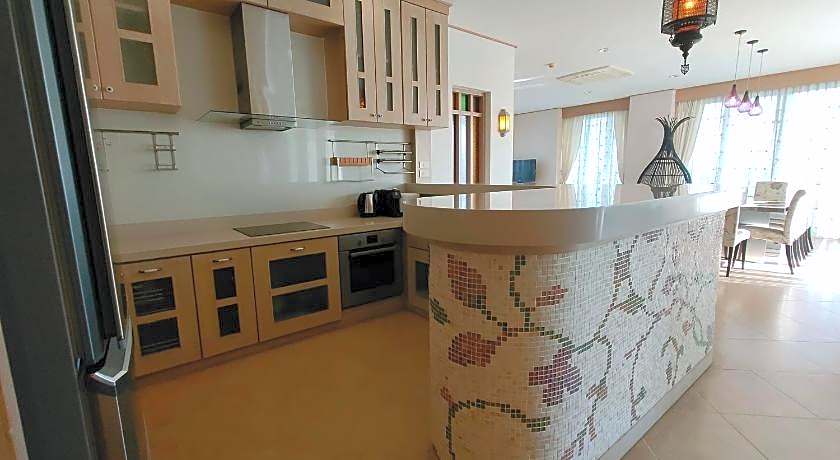 Ratana Hotel Chalong