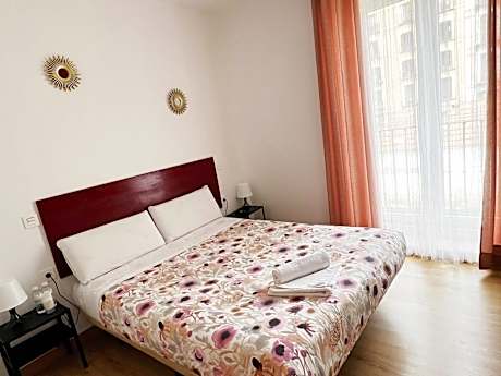 Exterior Double Room with Balcony and Shared Bathroom