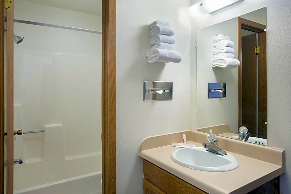 Super 8 by Wyndham Hot Springs