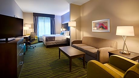 King Suite with Bath Tub - Disability Access