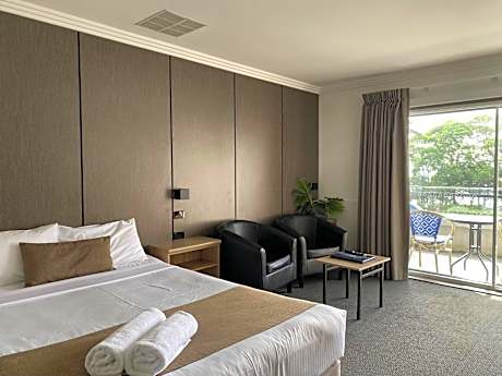 Queen Room with Bay View