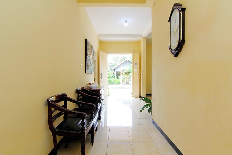 JJ House Gejayan by ZUZU