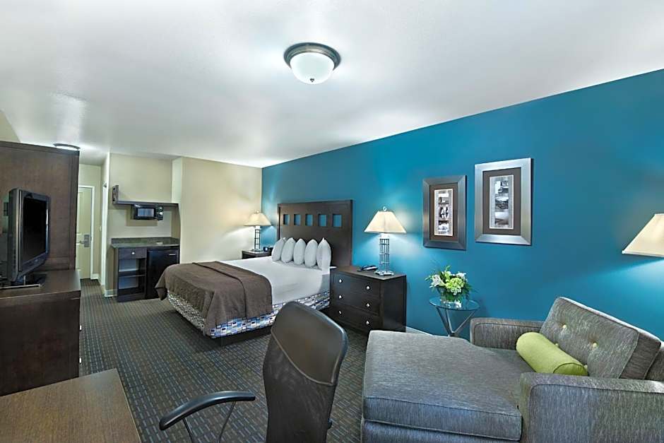 Oxford Suites Silverdale