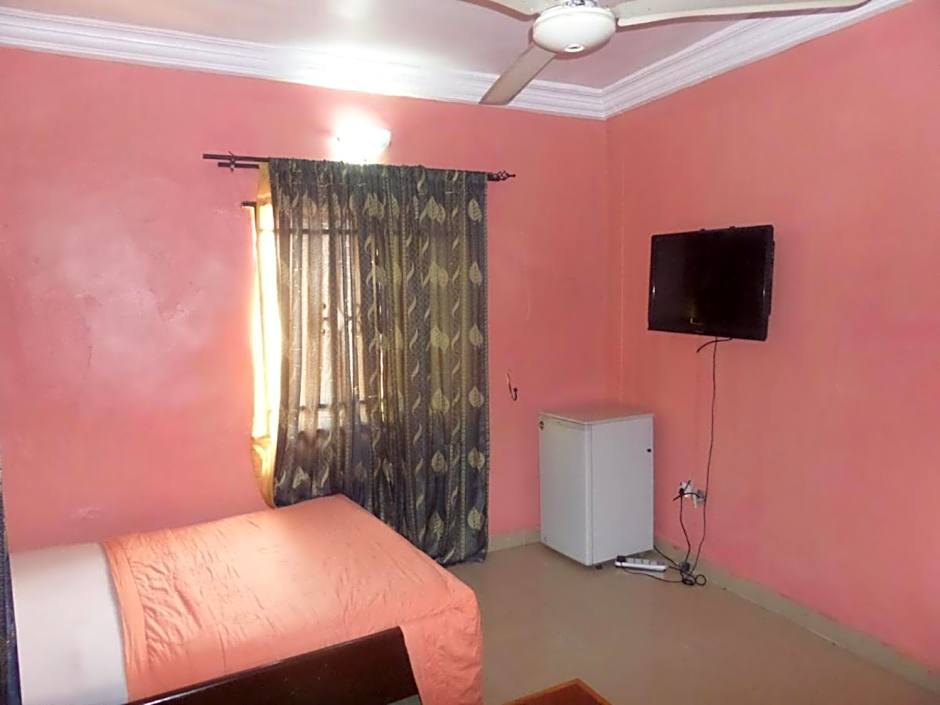 Hardrock Hotel and Suites LTD