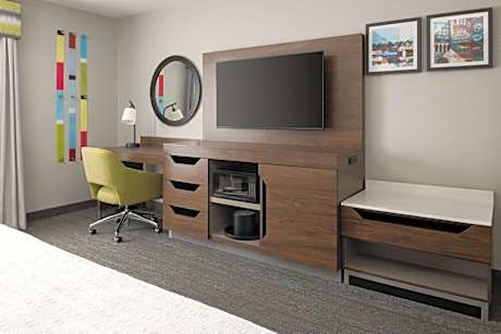 King Room with Roll-In Shower - Mobility and Hearing Access/Non-Smoking