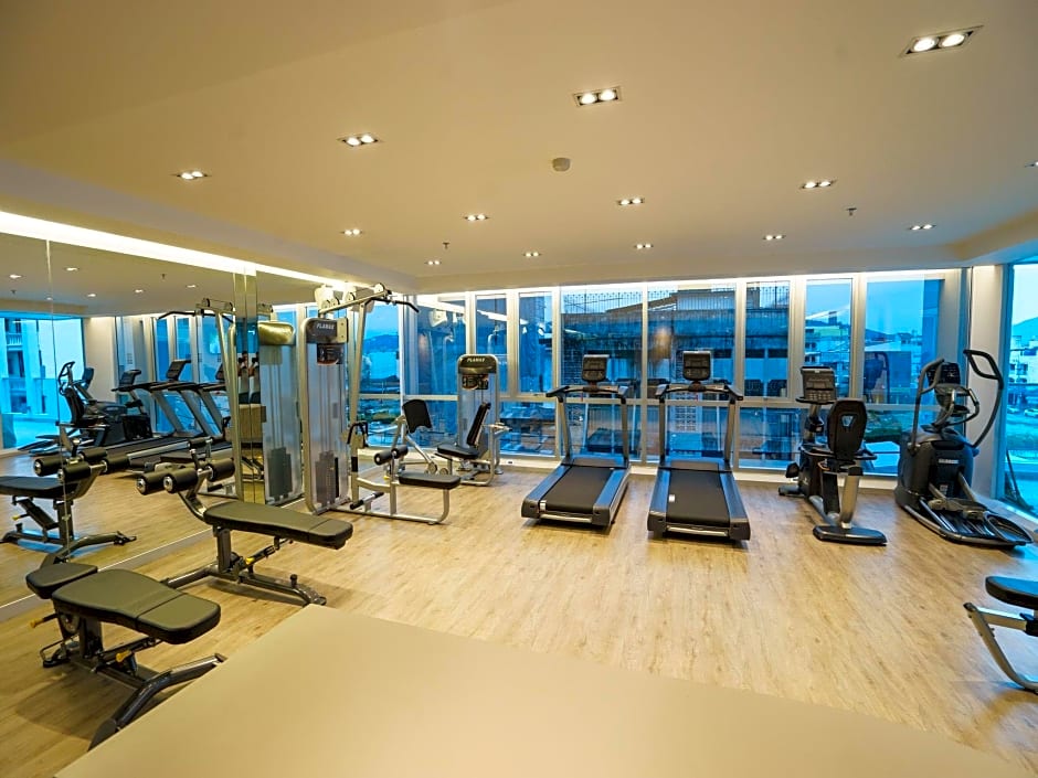 New Season Square Hotel