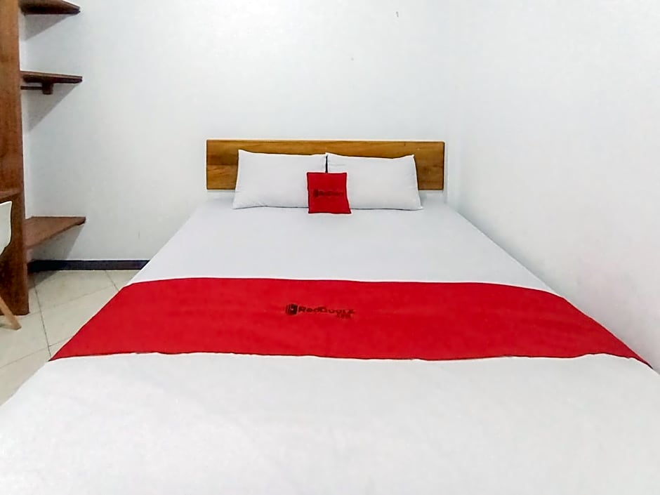 RedDoorz Syariah near Universitas Jenderal Soedirman 3