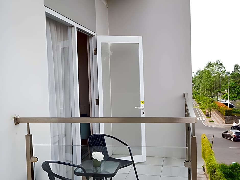 MaxOneHotels.com @ Kota Harapan Indah Bekasi