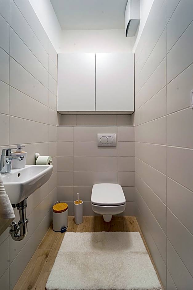 WestSide Garden Apartments by FirstHost