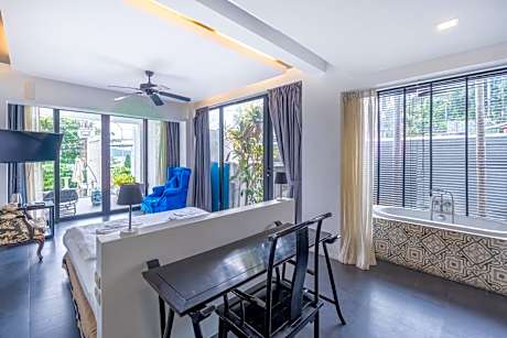 King Room with Pool View