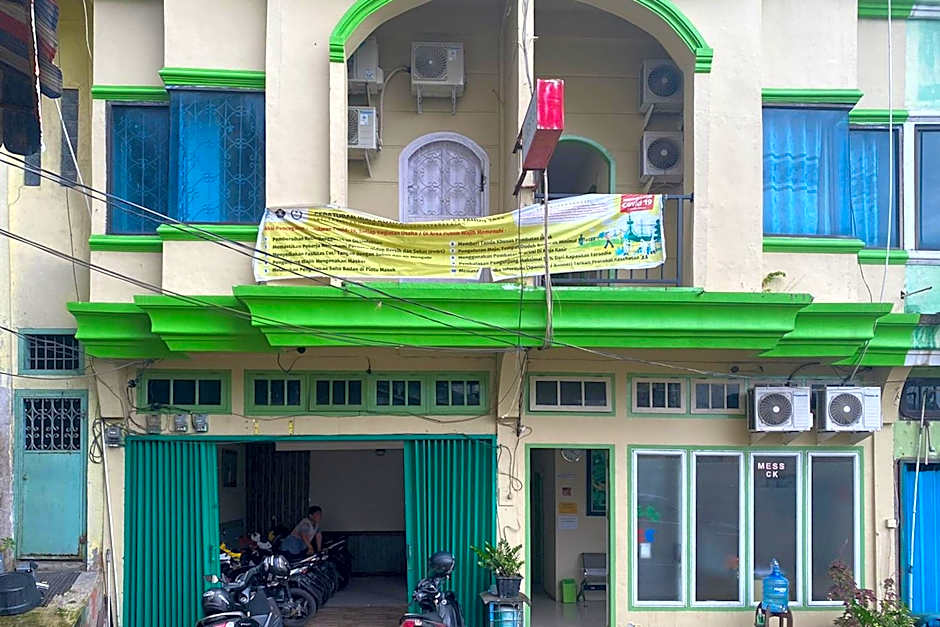 CK Homestay Syariah near Lippo Plaza Jambi Mitra RedDoorz