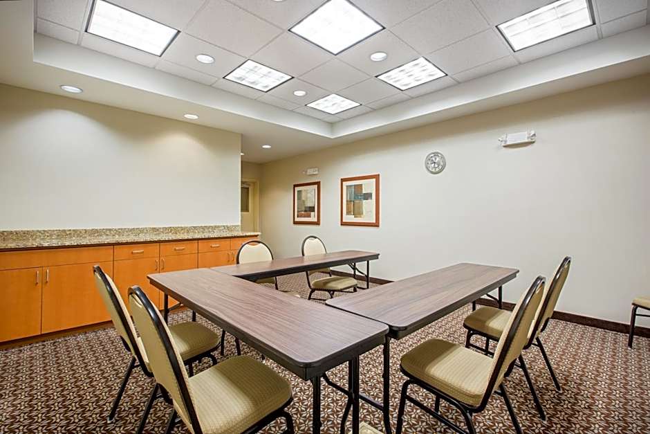 Candlewood Suites Pittsburgh-Cranberry By IHG