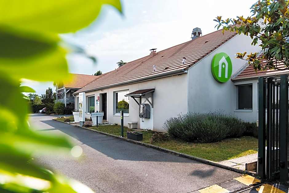 Campanile Montesson Le Vesinet Hotel