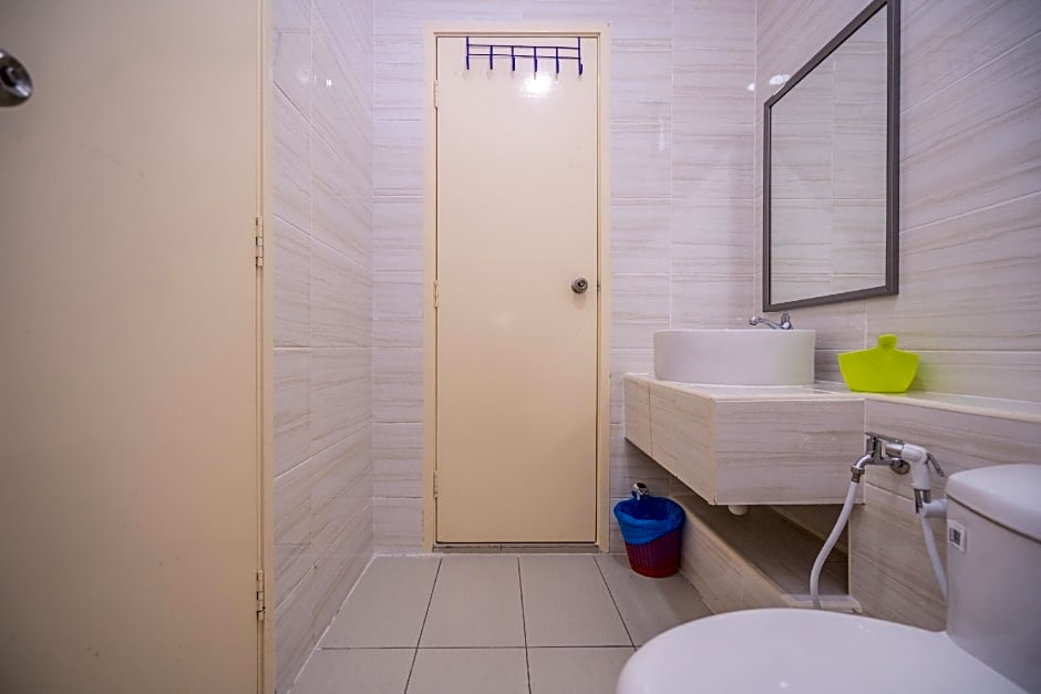 OYO HOME 90183 D' Summit Residence 2bhk @ YML 0824