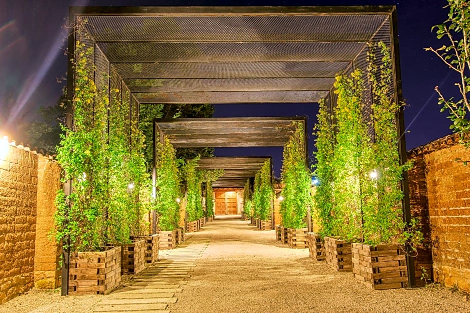Uvence Arte + Hotel