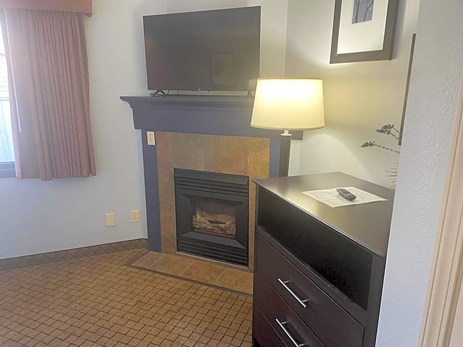 AmericInn by Wyndham Hartford WI