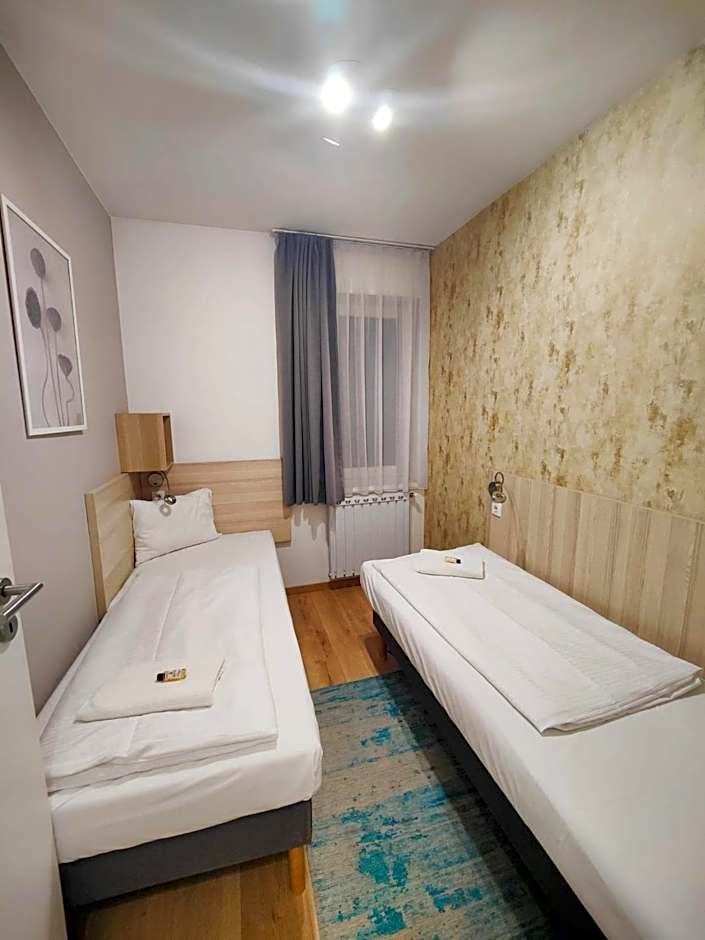 Maple Tree Budget Apartments