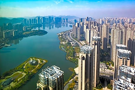 Grand Deluxe Room, Guest room, 1 King, Lake view