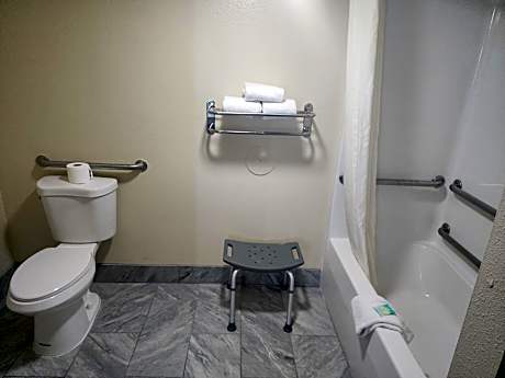 Queen Room with Two Queen Beds - Mobility Access/Non-Smoking