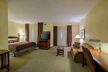 1 King 2 double beds Two Bedroom Suite