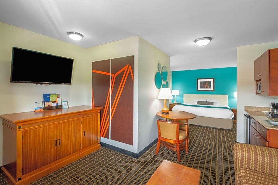 Howard Johnson by Wyndham St. George Hotel & Suites